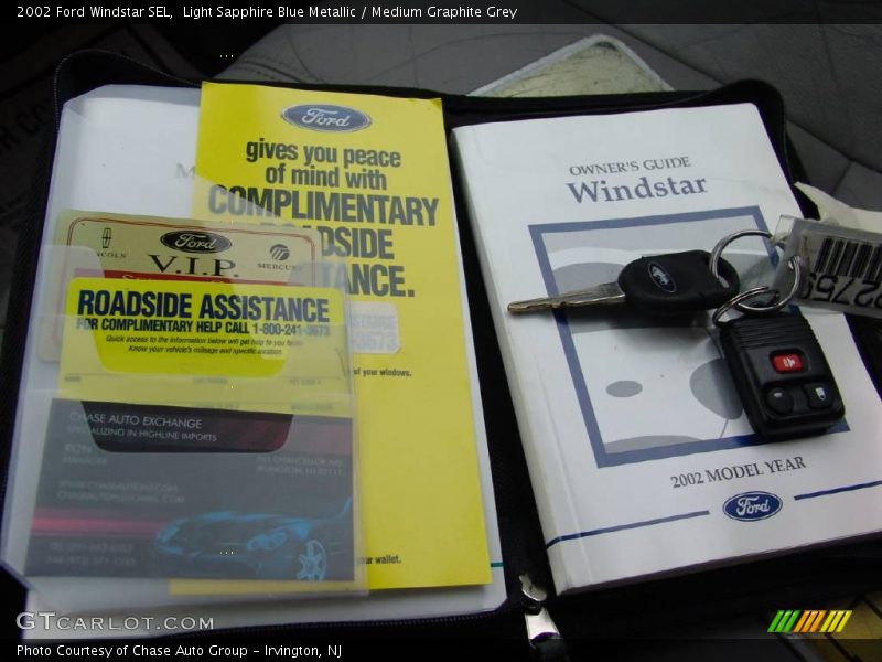 Light Sapphire Blue Metallic / Medium Graphite Grey 2002 Ford Windstar SEL