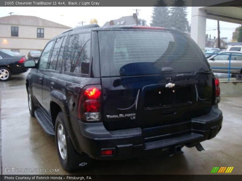 Black / Light Gray 2005 Chevrolet TrailBlazer LS 4x4