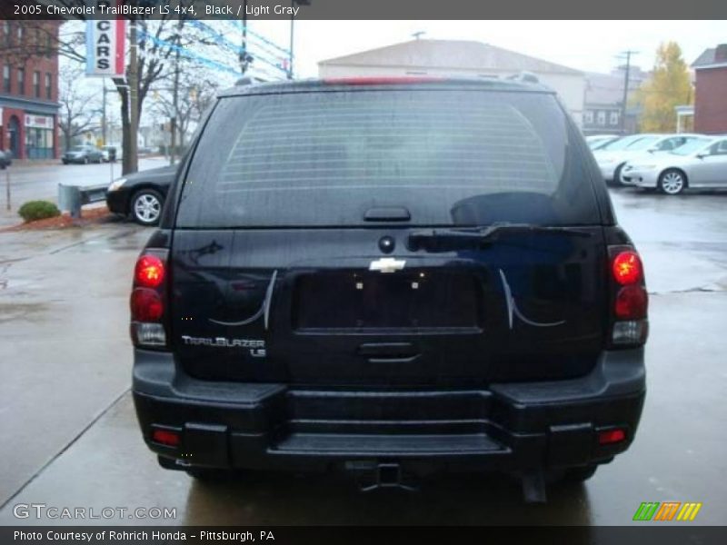 Black / Light Gray 2005 Chevrolet TrailBlazer LS 4x4