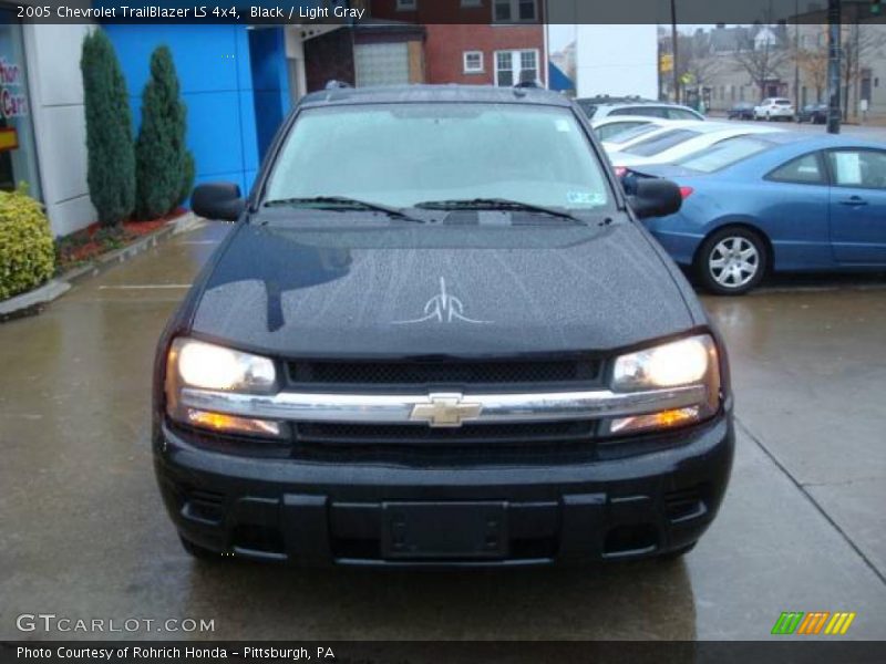 Black / Light Gray 2005 Chevrolet TrailBlazer LS 4x4