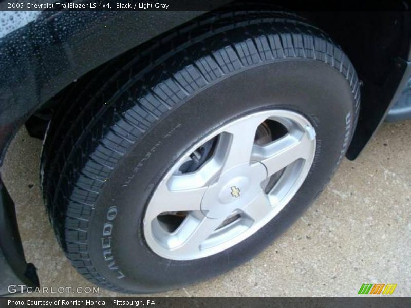 Black / Light Gray 2005 Chevrolet TrailBlazer LS 4x4