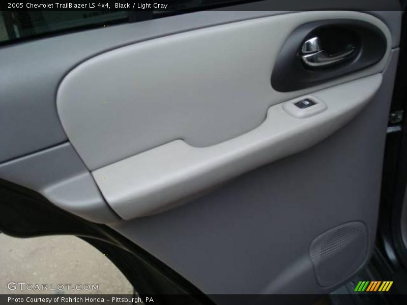 Black / Light Gray 2005 Chevrolet TrailBlazer LS 4x4