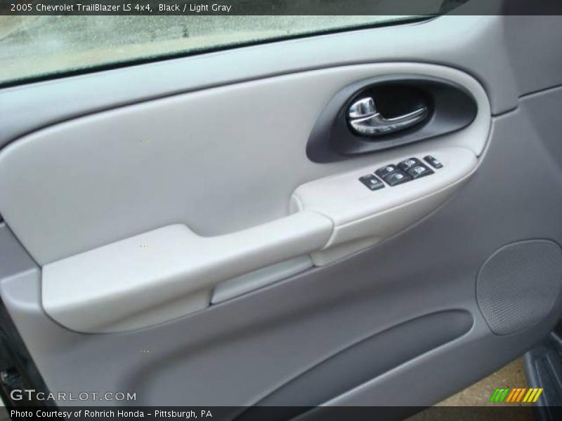Black / Light Gray 2005 Chevrolet TrailBlazer LS 4x4