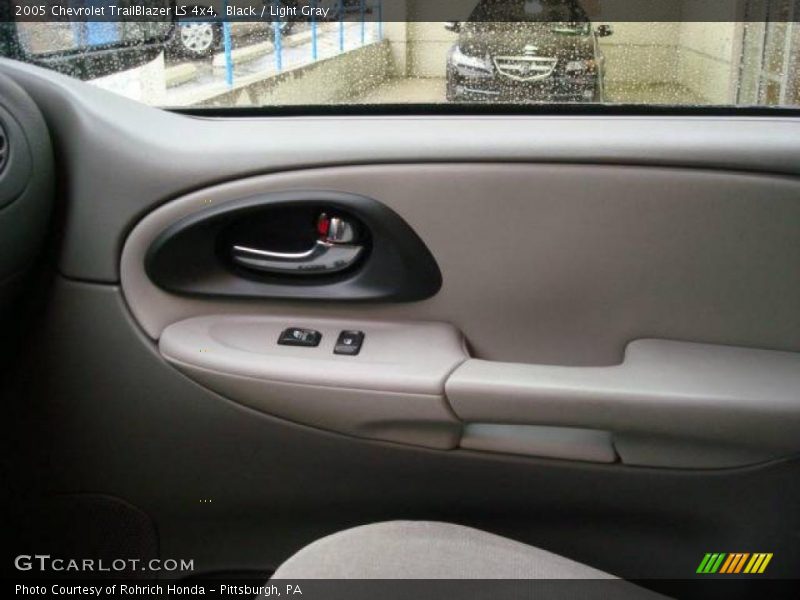 Black / Light Gray 2005 Chevrolet TrailBlazer LS 4x4
