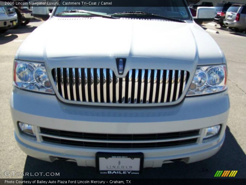 Cashmere Tri-Coat / Camel 2006 Lincoln Navigator Luxury