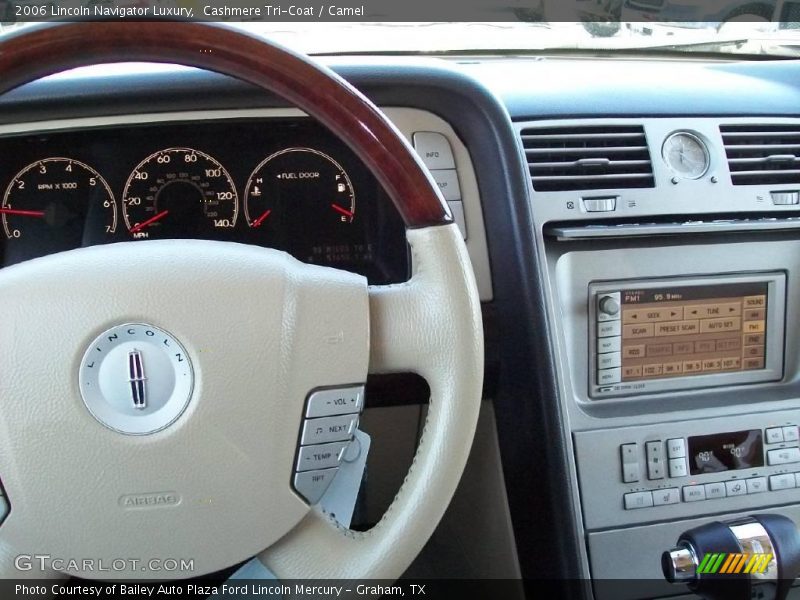 Cashmere Tri-Coat / Camel 2006 Lincoln Navigator Luxury