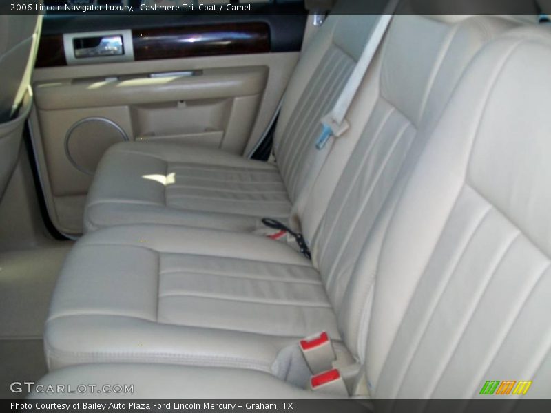 Cashmere Tri-Coat / Camel 2006 Lincoln Navigator Luxury