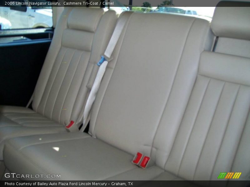 Cashmere Tri-Coat / Camel 2006 Lincoln Navigator Luxury