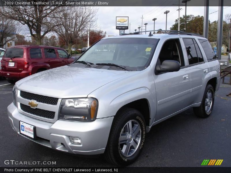 Silver Ice Metallic / Ebony 2009 Chevrolet TrailBlazer LT 4x4