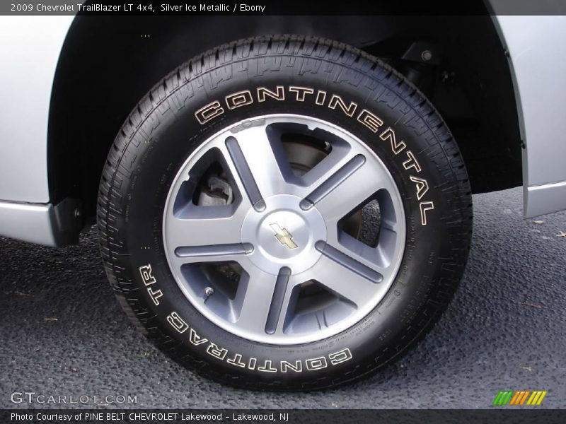 Silver Ice Metallic / Ebony 2009 Chevrolet TrailBlazer LT 4x4