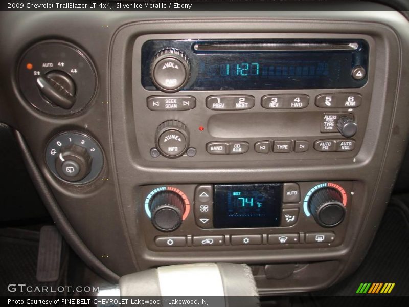 Silver Ice Metallic / Ebony 2009 Chevrolet TrailBlazer LT 4x4