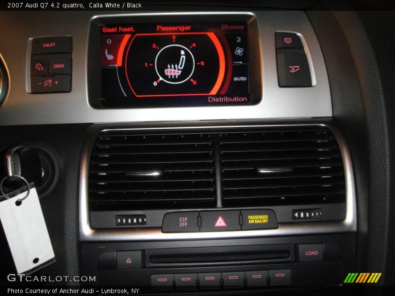Calla White / Black 2007 Audi Q7 4.2 quattro