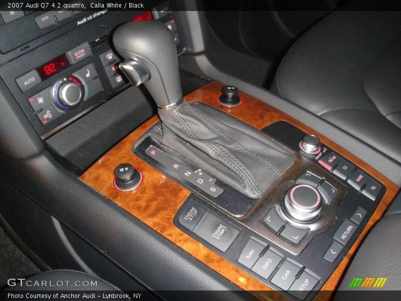 Calla White / Black 2007 Audi Q7 4.2 quattro
