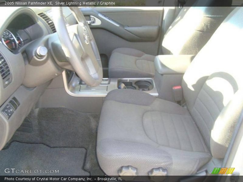 Silver Lightning Metallic / Graphite 2005 Nissan Pathfinder XE
