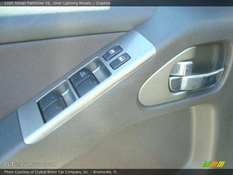 Silver Lightning Metallic / Graphite 2005 Nissan Pathfinder XE