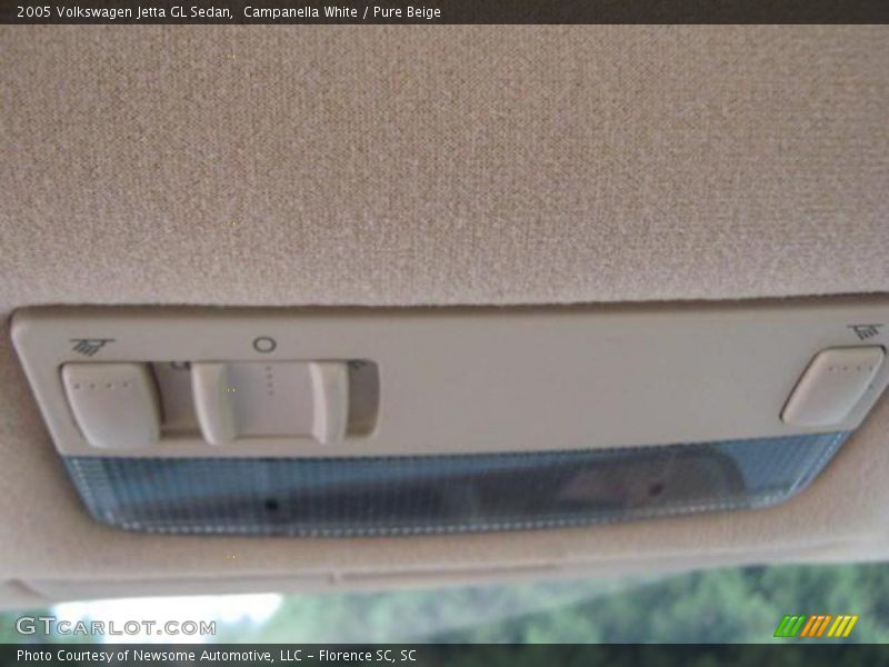 Campanella White / Pure Beige 2005 Volkswagen Jetta GL Sedan