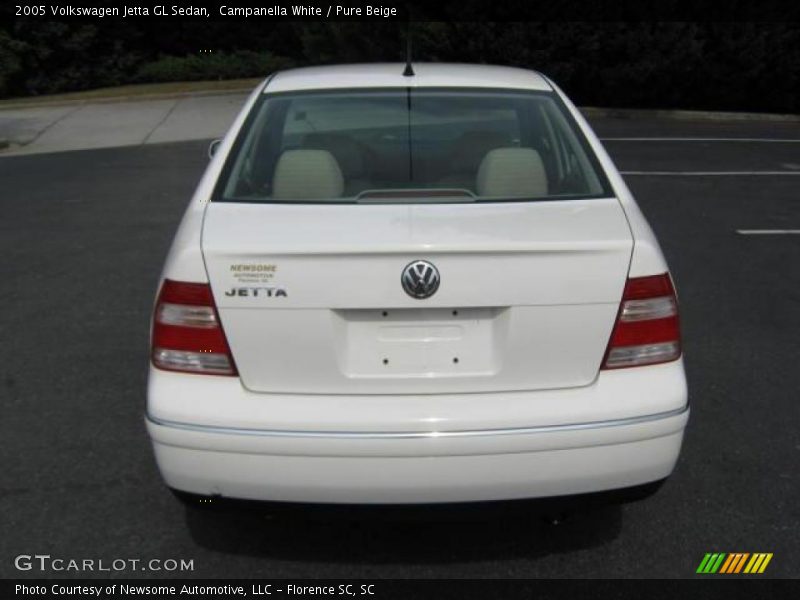 Campanella White / Pure Beige 2005 Volkswagen Jetta GL Sedan