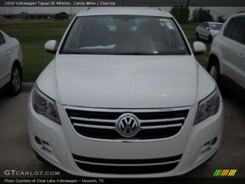 Candy White / Charcoal 2009 Volkswagen Tiguan SE 4Motion