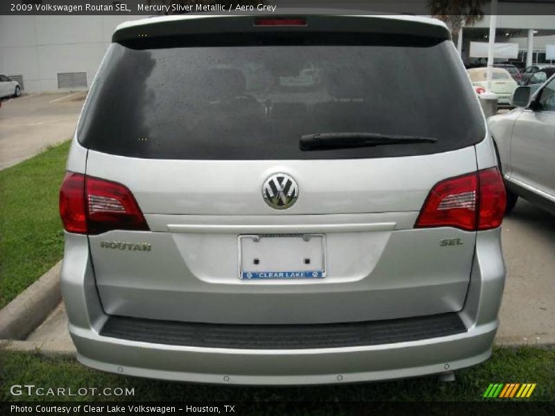 Mercury Sliver Metallic / Aero Grey 2009 Volkswagen Routan SEL