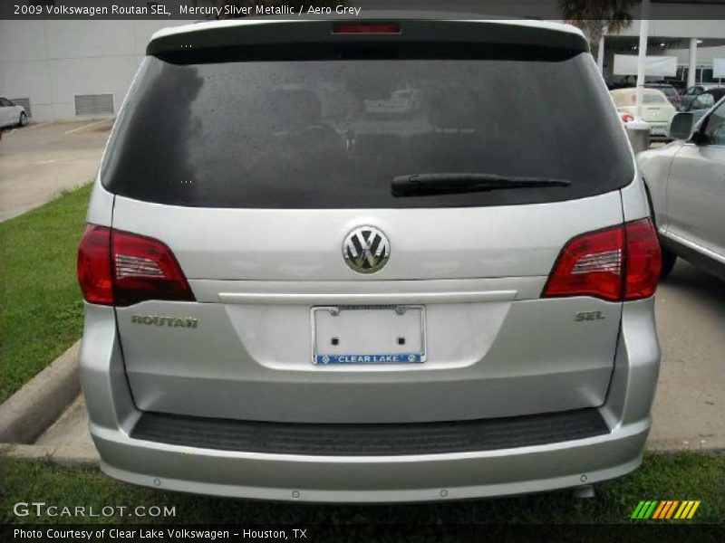 Mercury Sliver Metallic / Aero Grey 2009 Volkswagen Routan SEL