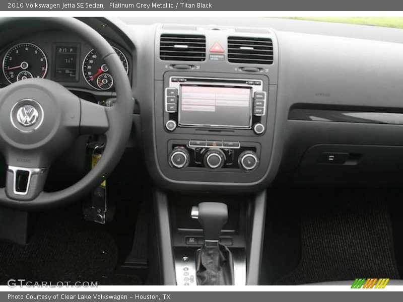 Platinum Grey Metallic / Titan Black 2010 Volkswagen Jetta SE Sedan