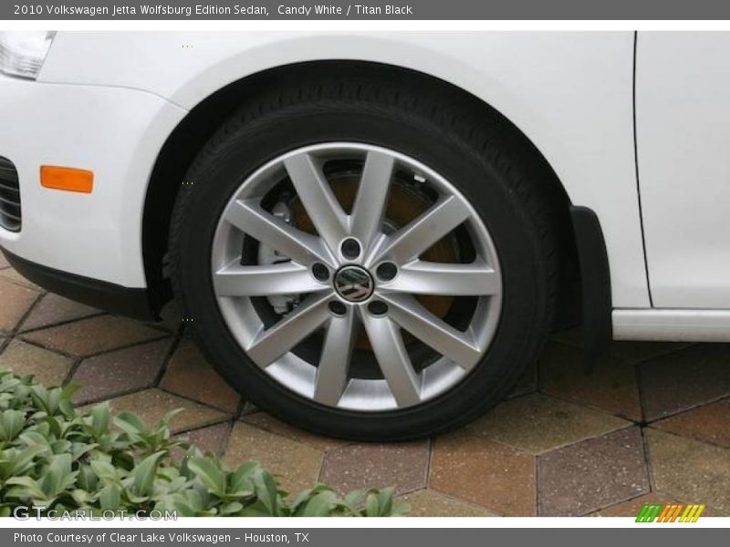Candy White / Titan Black 2010 Volkswagen Jetta Wolfsburg Edition Sedan