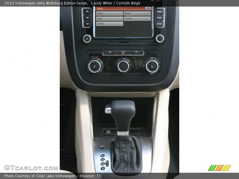 Candy White / Cornsilk Beige 2010 Volkswagen Jetta Wolfsburg Edition Sedan
