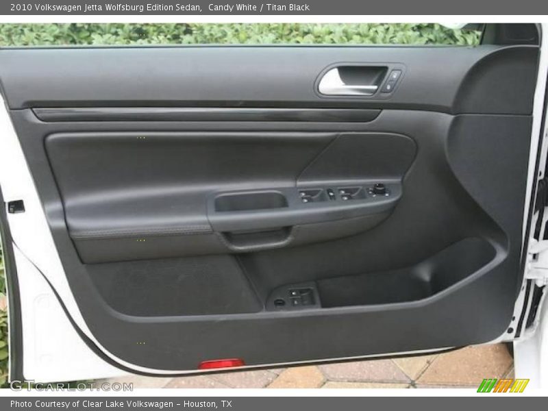 Candy White / Titan Black 2010 Volkswagen Jetta Wolfsburg Edition Sedan