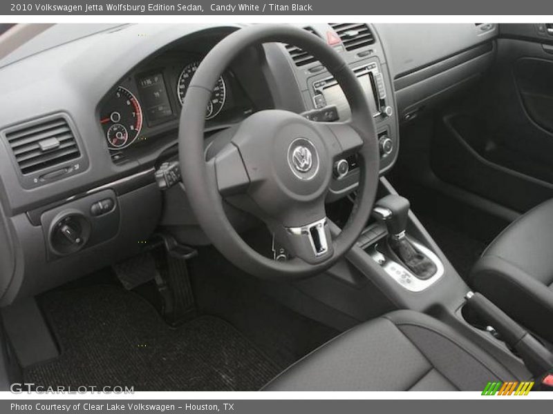 Candy White / Titan Black 2010 Volkswagen Jetta Wolfsburg Edition Sedan