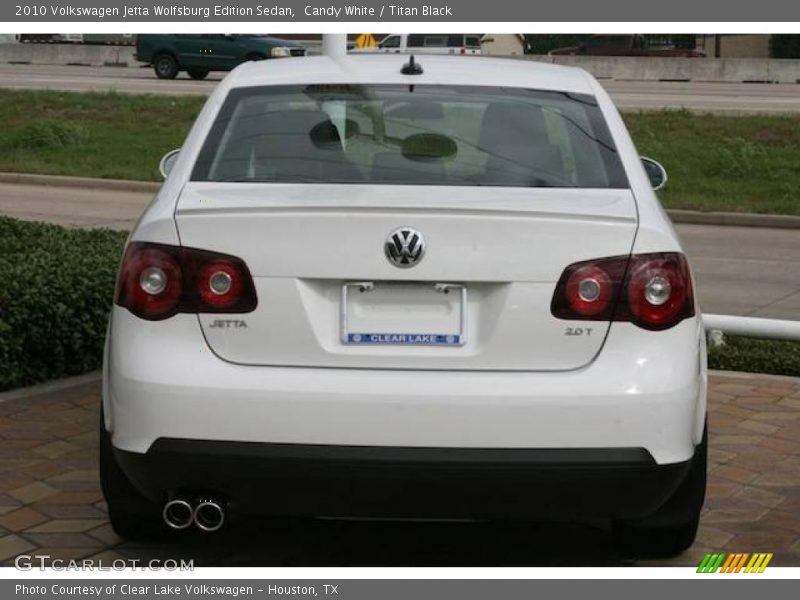 Candy White / Titan Black 2010 Volkswagen Jetta Wolfsburg Edition Sedan