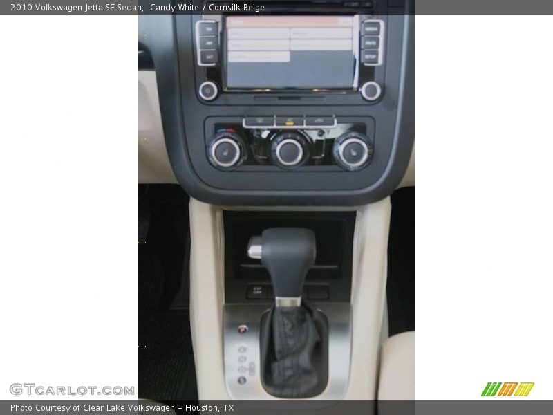 Candy White / Cornsilk Beige 2010 Volkswagen Jetta SE Sedan
