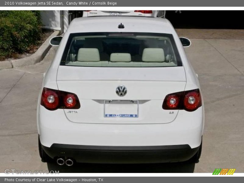 Candy White / Cornsilk Beige 2010 Volkswagen Jetta SE Sedan