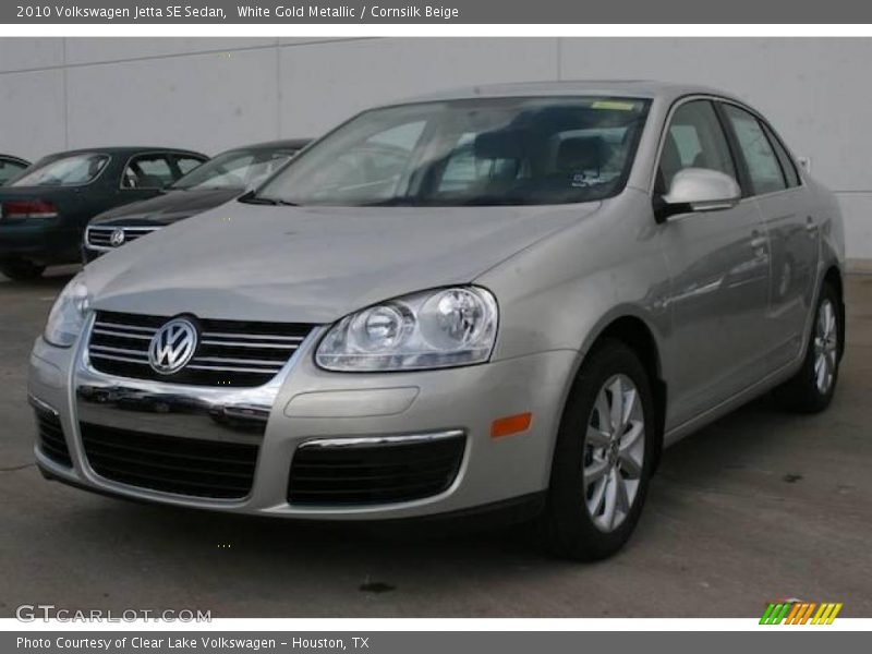 White Gold Metallic / Cornsilk Beige 2010 Volkswagen Jetta SE Sedan