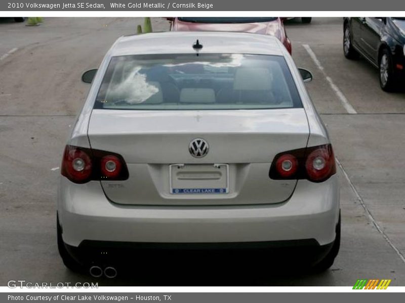 White Gold Metallic / Cornsilk Beige 2010 Volkswagen Jetta SE Sedan