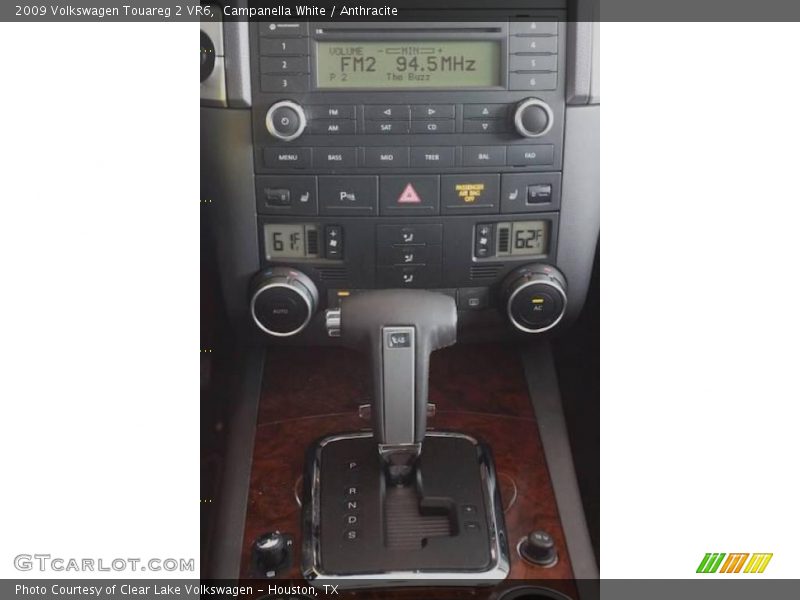 Campanella White / Anthracite 2009 Volkswagen Touareg 2 VR6