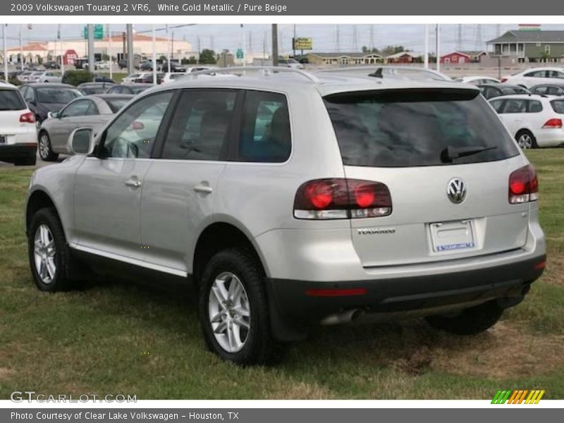 White Gold Metallic / Pure Beige 2009 Volkswagen Touareg 2 VR6