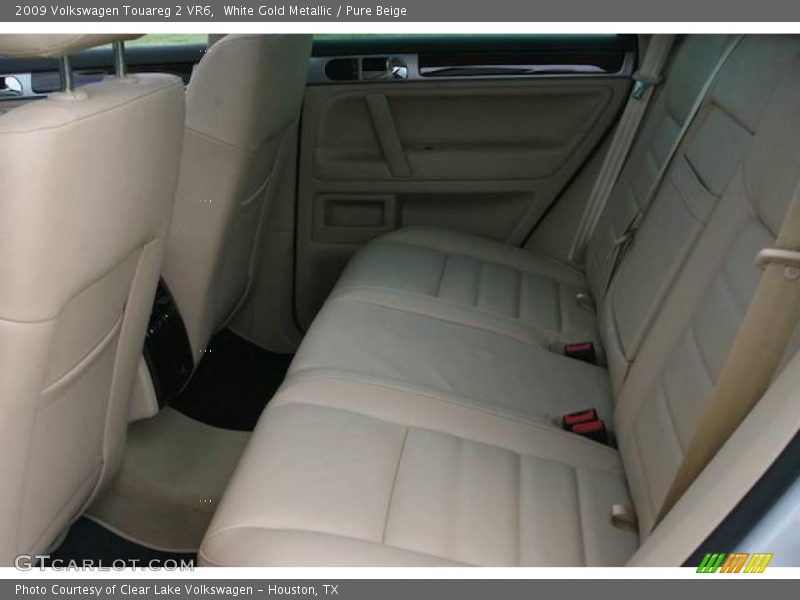 White Gold Metallic / Pure Beige 2009 Volkswagen Touareg 2 VR6