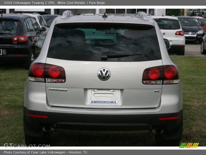 White Gold Metallic / Pure Beige 2009 Volkswagen Touareg 2 VR6