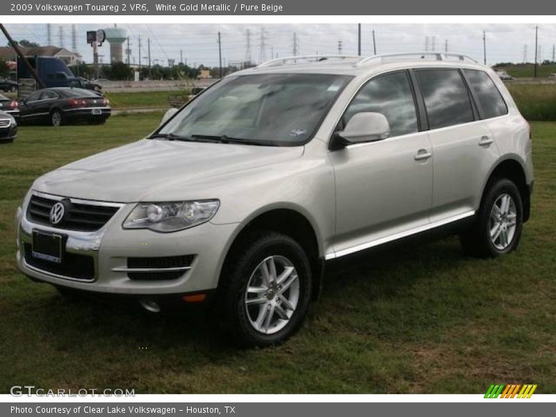 White Gold Metallic / Pure Beige 2009 Volkswagen Touareg 2 VR6
