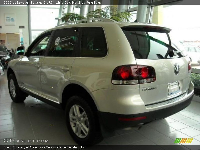 White Gold Metallic / Pure Beige 2009 Volkswagen Touareg 2 VR6