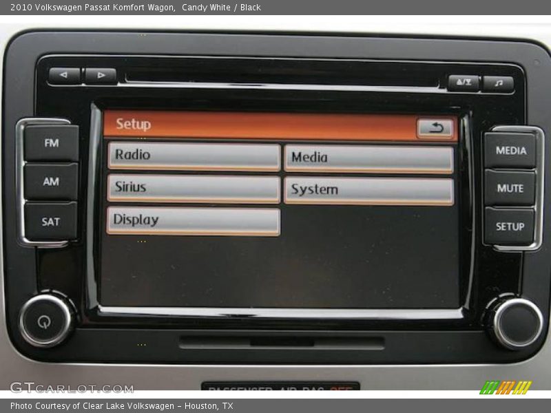 Candy White / Black 2010 Volkswagen Passat Komfort Wagon