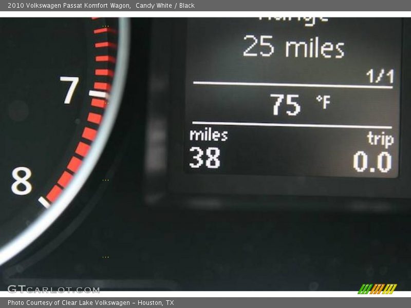 Candy White / Black 2010 Volkswagen Passat Komfort Wagon