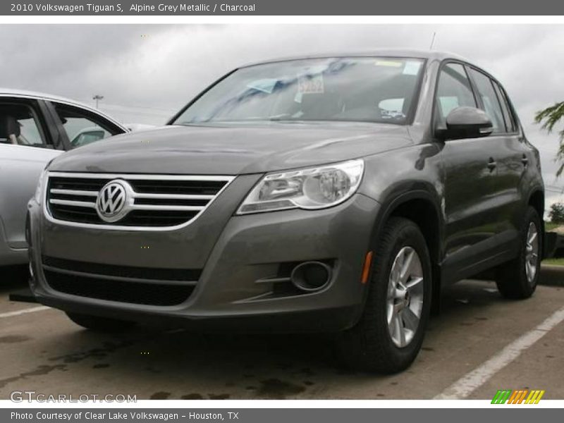 Alpine Grey Metallic / Charcoal 2010 Volkswagen Tiguan S