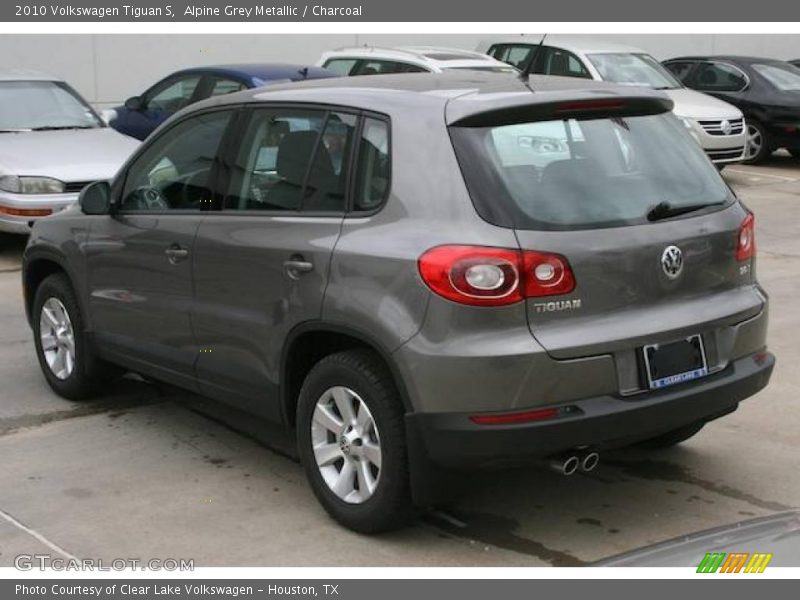 Alpine Grey Metallic / Charcoal 2010 Volkswagen Tiguan S