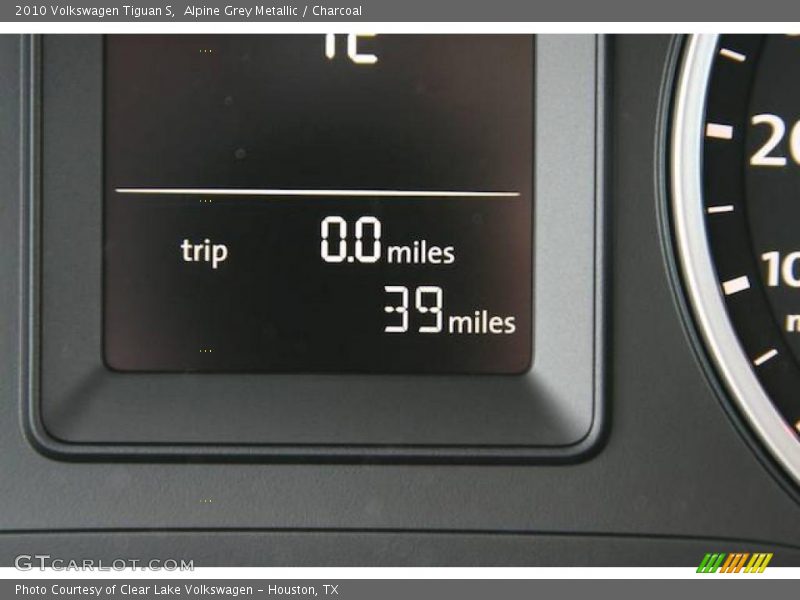 Alpine Grey Metallic / Charcoal 2010 Volkswagen Tiguan S