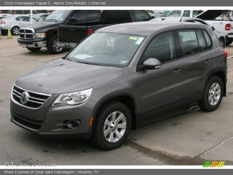 Alpine Grey Metallic / Charcoal 2010 Volkswagen Tiguan S