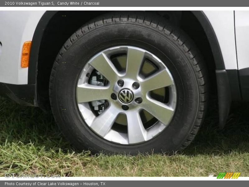 Candy White / Charcoal 2010 Volkswagen Tiguan S
