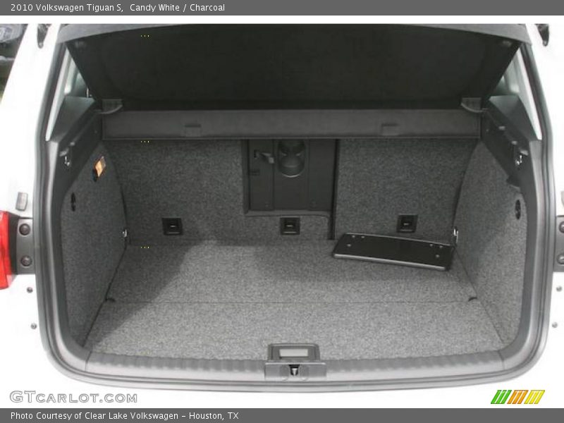 Candy White / Charcoal 2010 Volkswagen Tiguan S