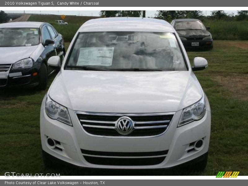 Candy White / Charcoal 2010 Volkswagen Tiguan S