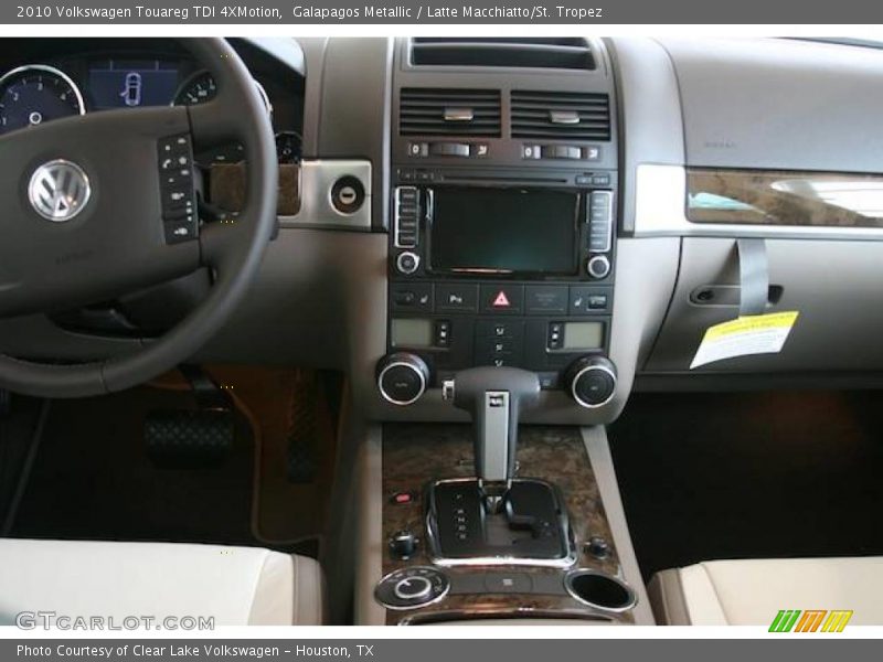 Galapagos Metallic / Latte Macchiatto/St. Tropez 2010 Volkswagen Touareg TDI 4XMotion